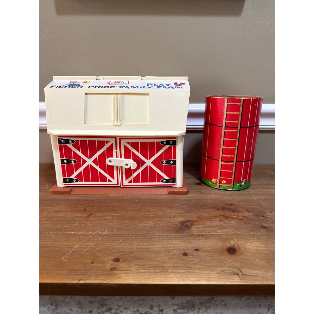 Vintage Fisher Price Play Family Farm 915 Red Barn Silo Animals Figures Set